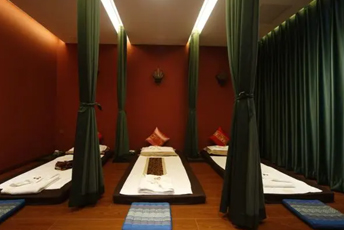 长沙雨花区泰式按摩的被动瑜伽:当身体被折叠成诗