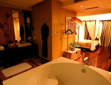 长沙雨花区养生会所的黄昏恋:当爱情遇上八十岁